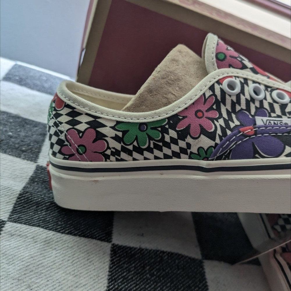 Vans Authentic Women Size 5 Printed Floral Check Marshmallow Classic 092025 - Picture 4 of 11